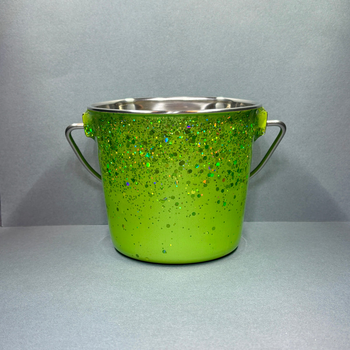 Water Bucket w/o Hooks 32oz.