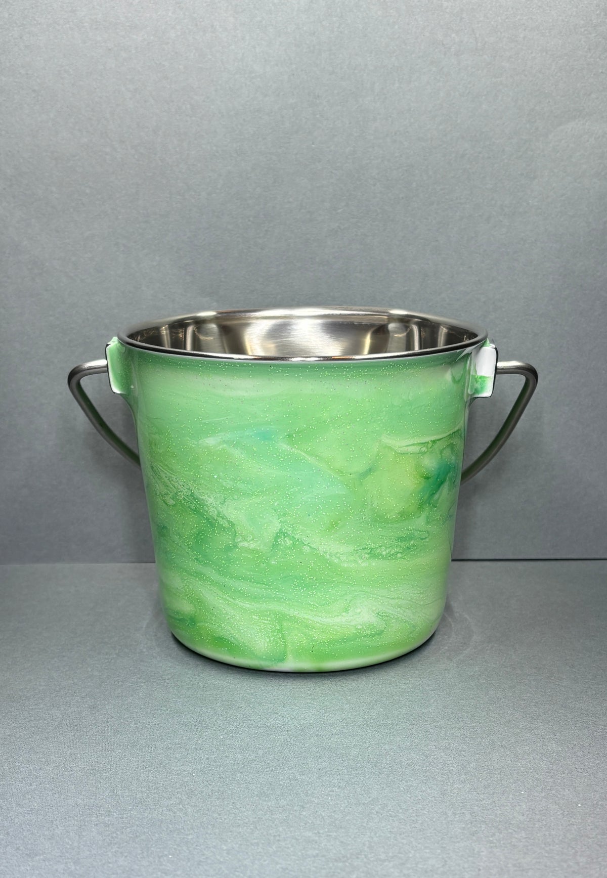 Water Bucket w/o Hooks 32oz.