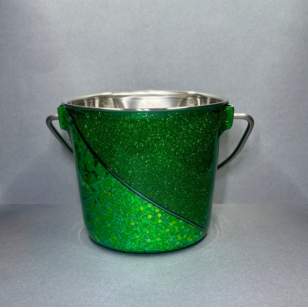 Water Bucket w/o Hooks 32oz.
