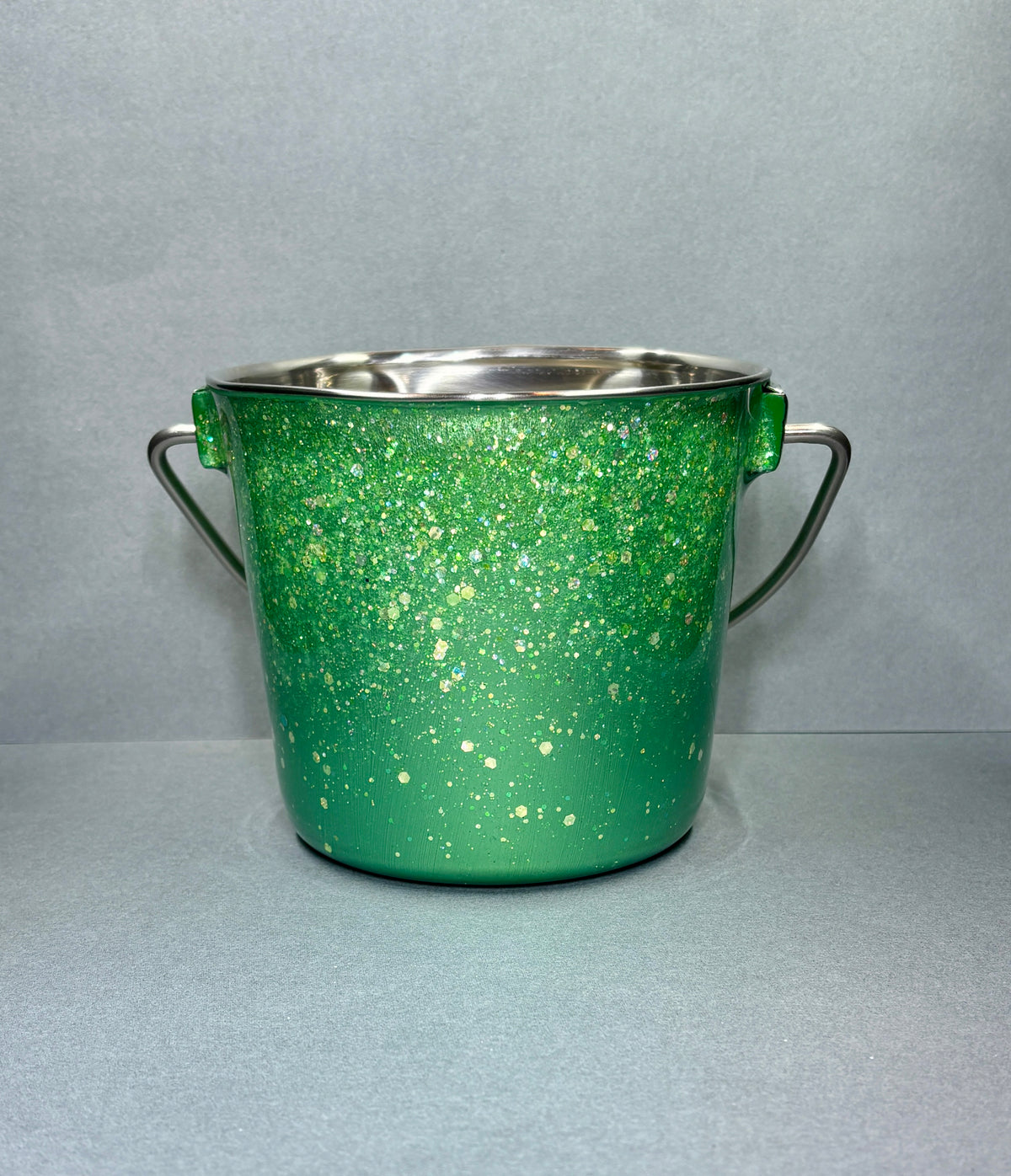 Water Bucket w/o Hooks 32oz.